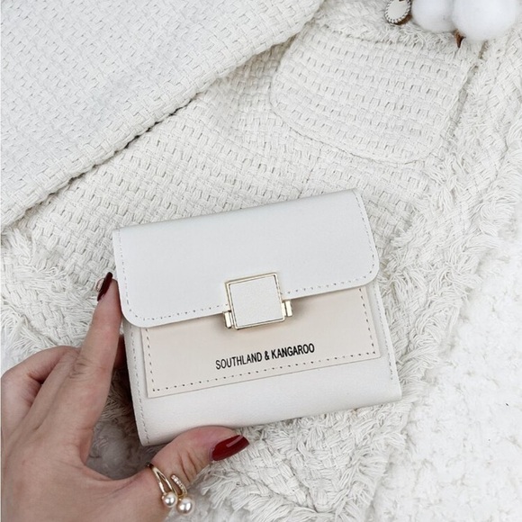 ⚠️Clearance White Bifold Fashion Wallet / Cardholder - Picture 4 of 4